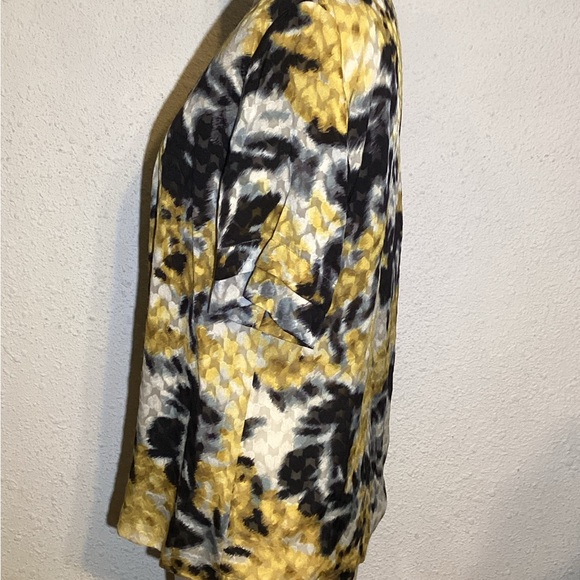 St. John short sleeve silk blouse size medium - Picture 3 of 11